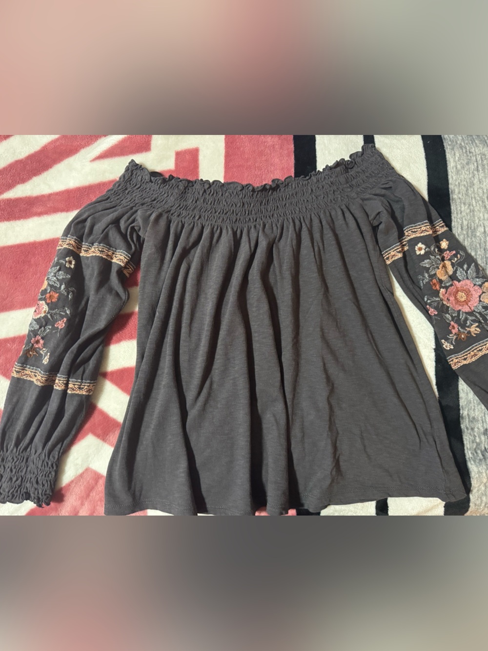 American Eagle off the shoulder blouse